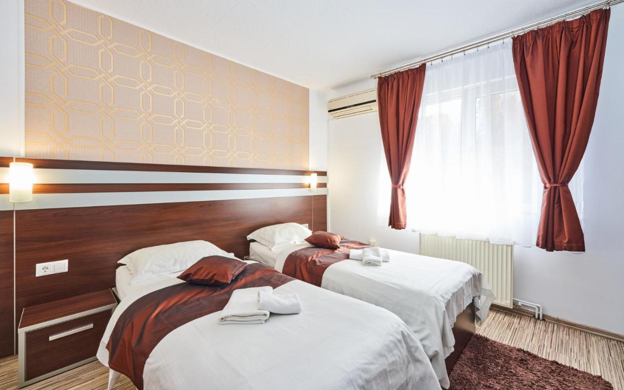 Pension Mora Cluj-Napoca Exteriör bild