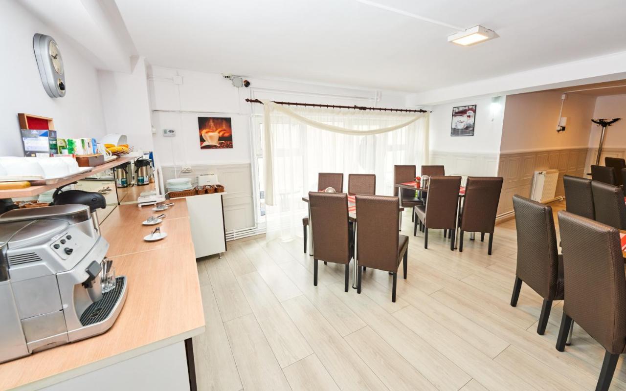 Pension Mora Cluj-Napoca Exteriör bild