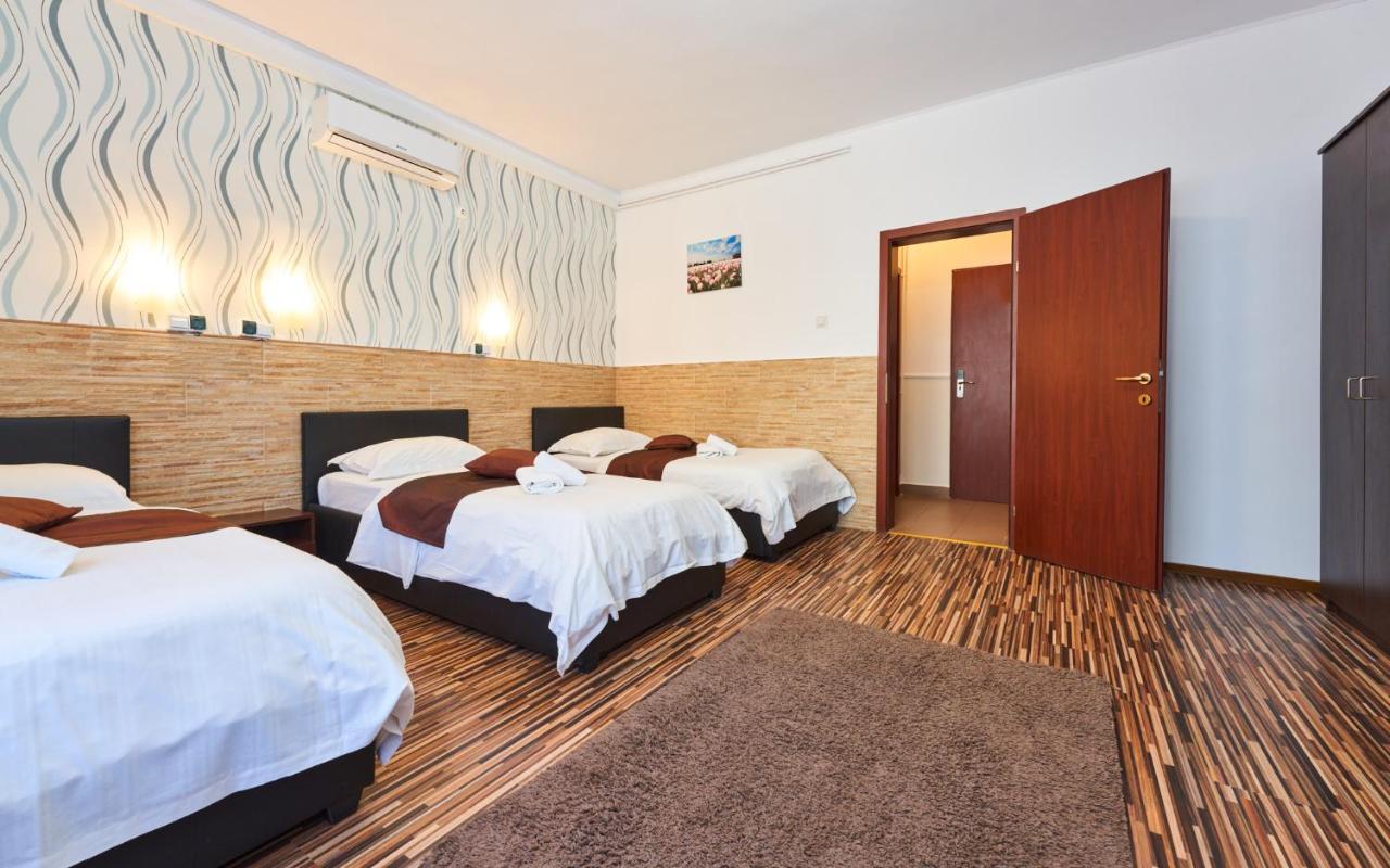 Pension Mora Cluj-Napoca Exteriör bild