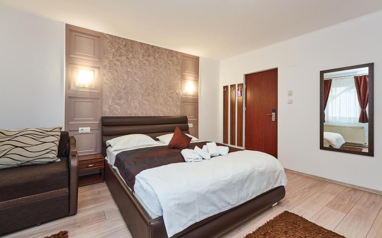 Pension Mora Cluj-Napoca Exteriör bild