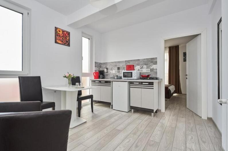 Pension Mora Cluj-Napoca Exteriör bild