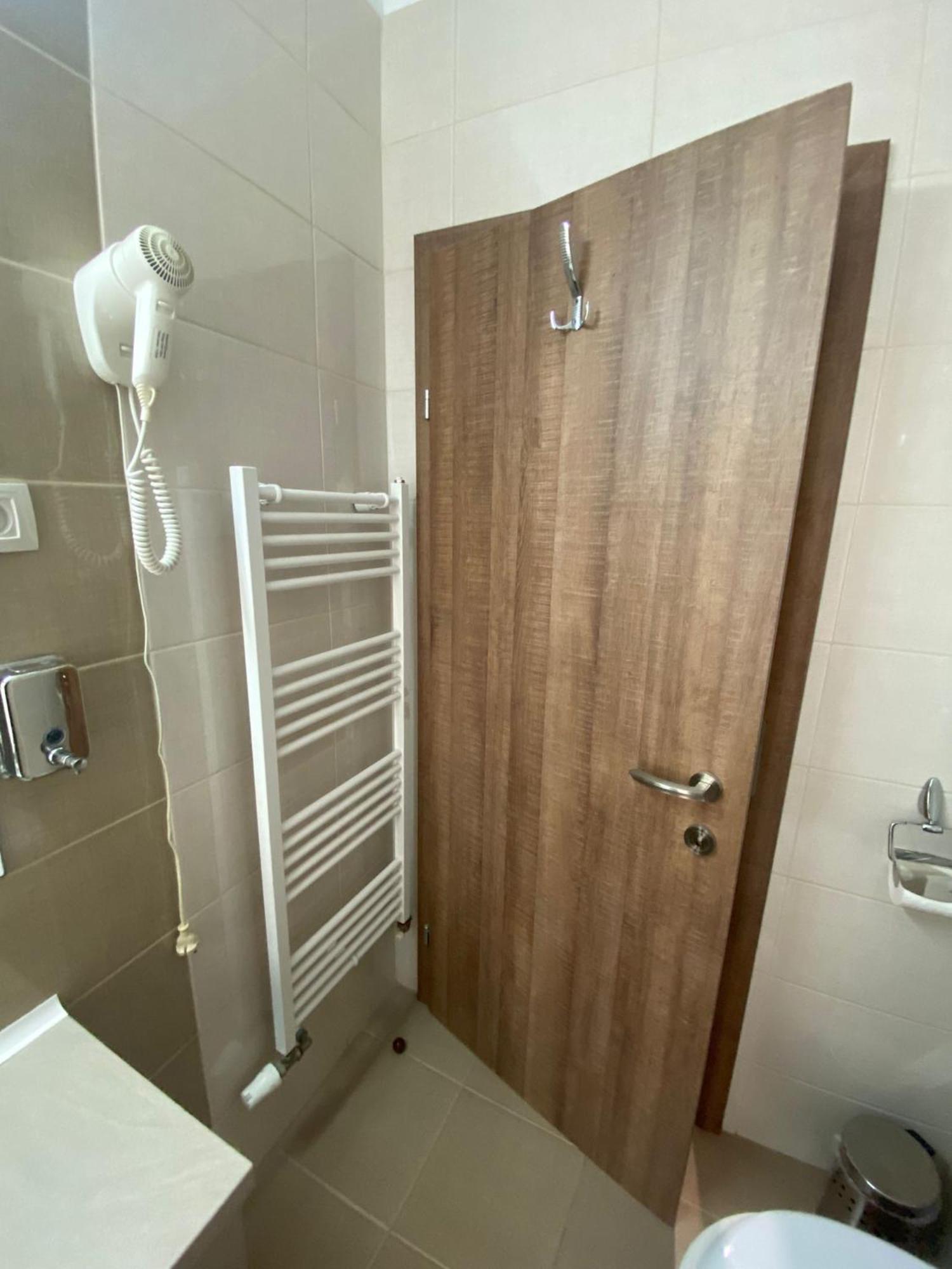 Pension Mora Cluj-Napoca Exteriör bild